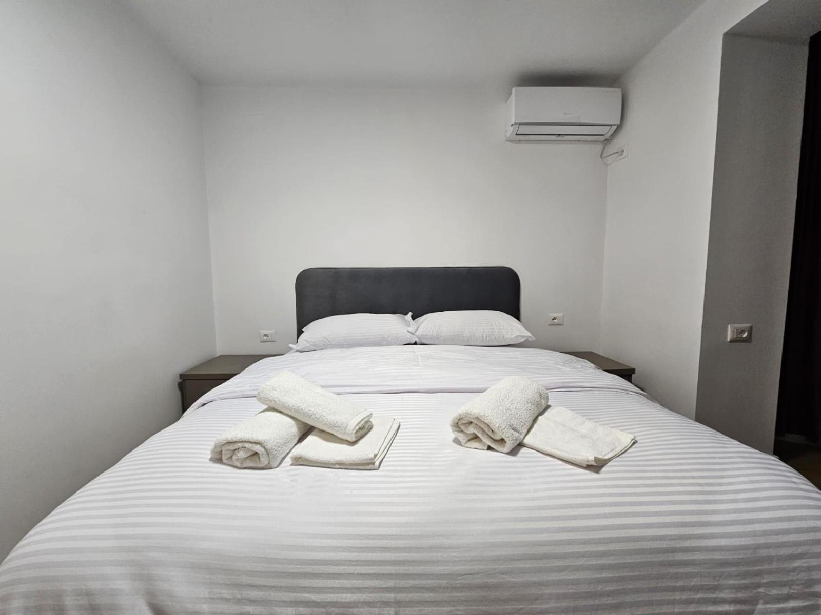 Elois Luxury Apartment Tirana Eksteriør billede