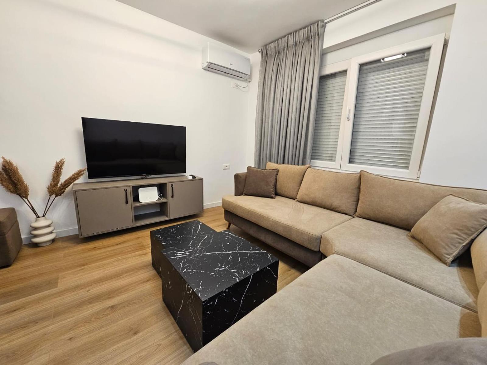 Elois Luxury Apartment Tirana Eksteriør billede