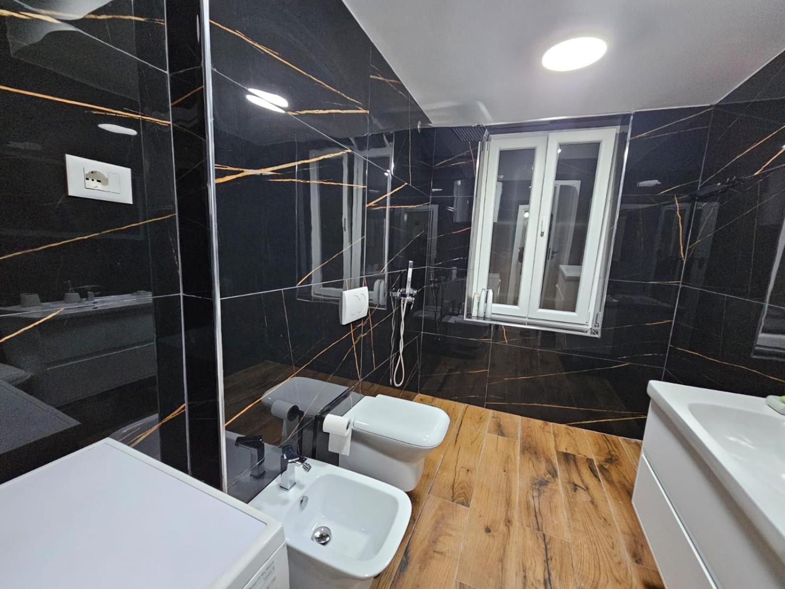 Elois Luxury Apartment Tirana Eksteriør billede